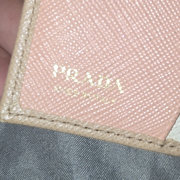 EUC - Prada Cream Leather Women's Wallet With Pink Interior - Picture 6 of 7